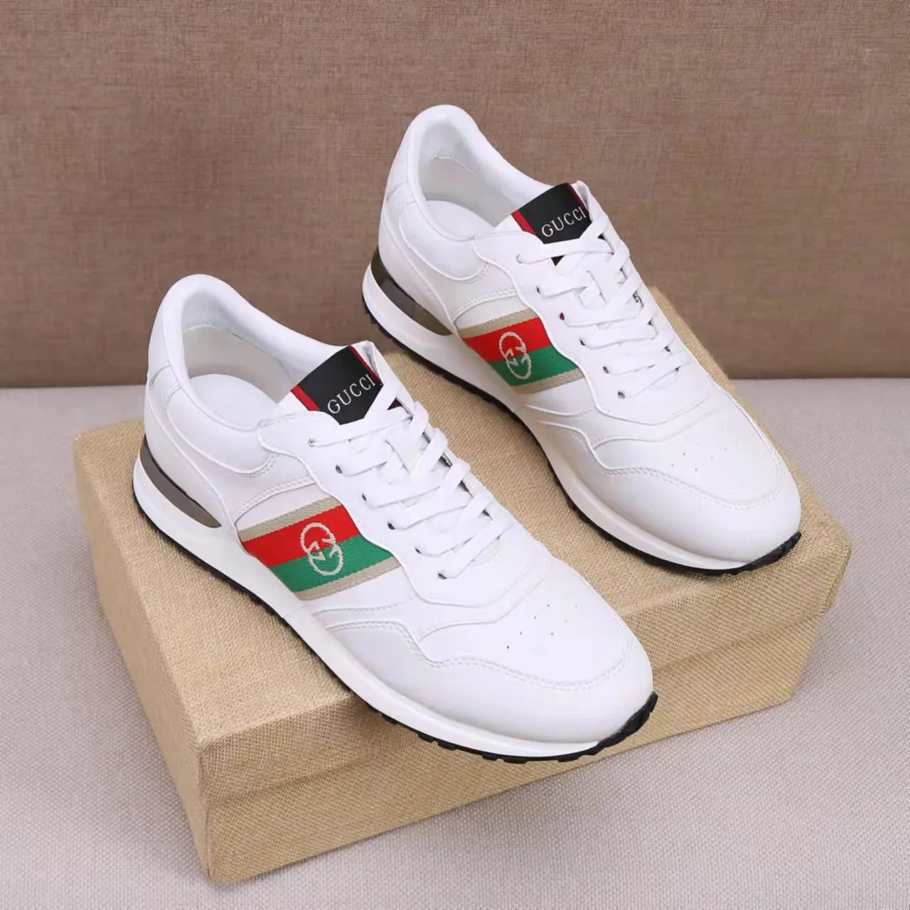 p420 [Gucci Sports Men's Shoes] Gucci fashionable casual men's shoes 🇨🇳Original 1:1 mold, new model debuts first 💯Not high-profile but avant-garde, simple, low-key and fashionable, super versatile style 🌿Original cowhide production ➕Sheepskin lining🎋The version is comfortable on the feet, first-class workmanship🍍38-44 Large quantities in stock